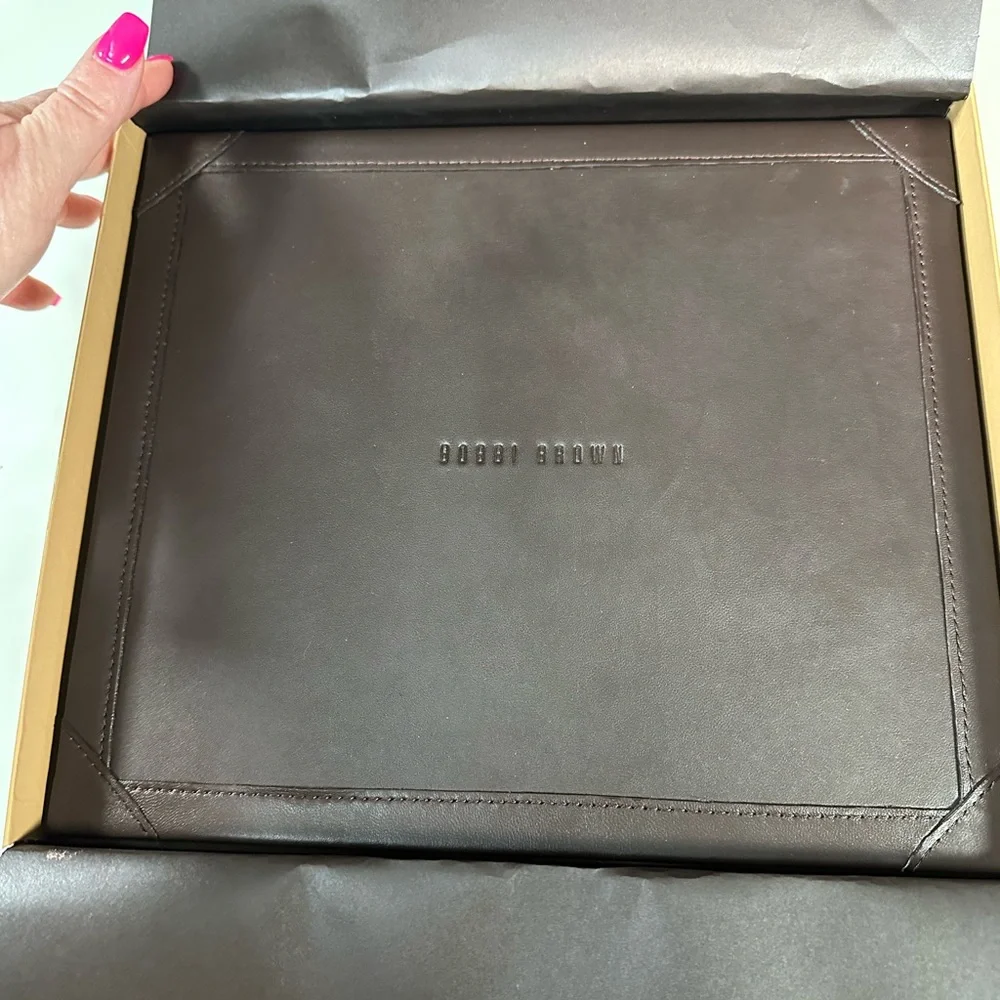 Bobbi Brown Luxe Brush Collection – Limited Edition – 24K Gold Accents